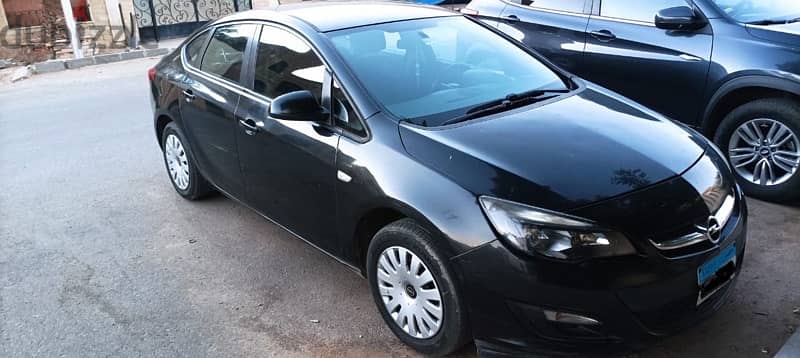 Opel Astra 2013 بيتي 3