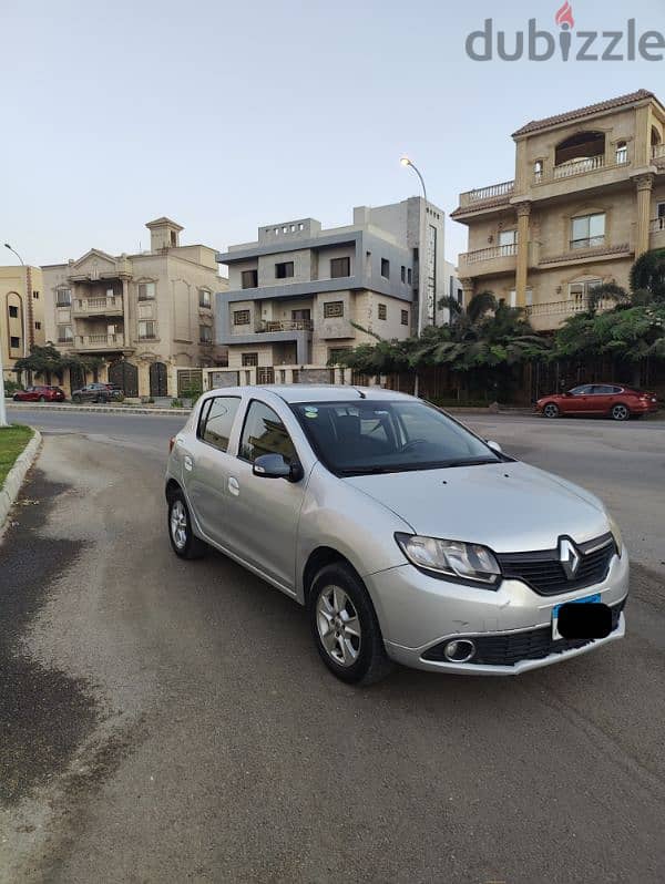 Renault Sandero 2015 1