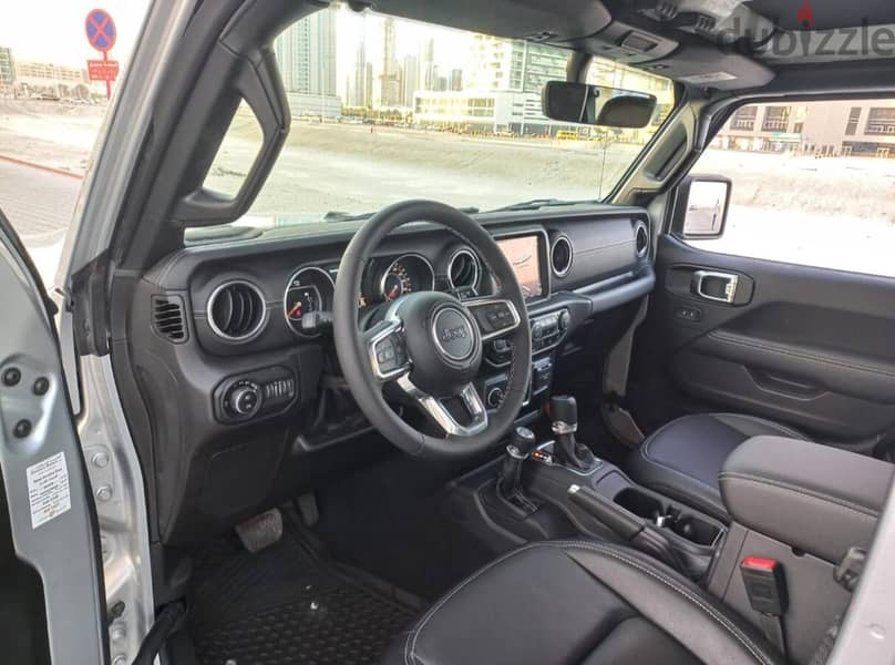 Jeep Wrangler Sahara 2023 12