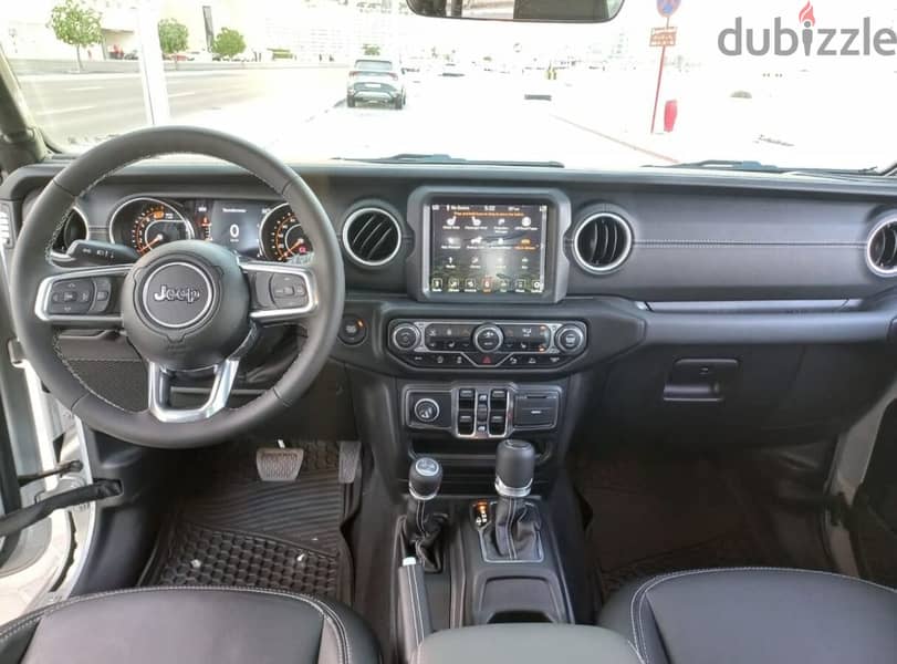 Jeep Wrangler Sahara 2023 13