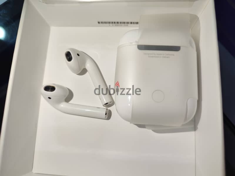 Apple Airpods 2nd Gen With Charging Case White 0