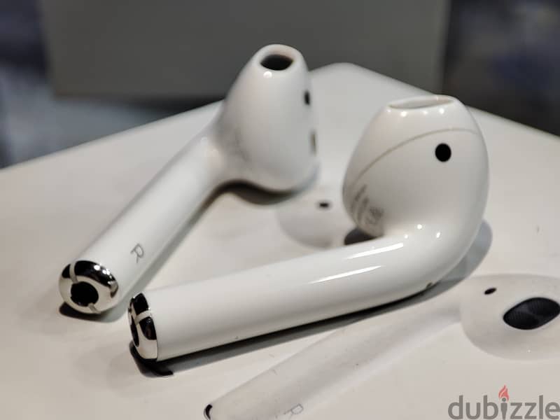 Apple Airpods 2nd Gen With Charging Case White 1