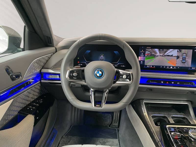 استيراد مبادرة المغتربين - BMW i7 eDrive 50 Msport - بي ام دبليو 4