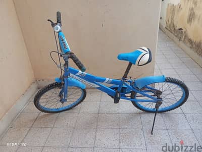 عجلة bmx زرقاء