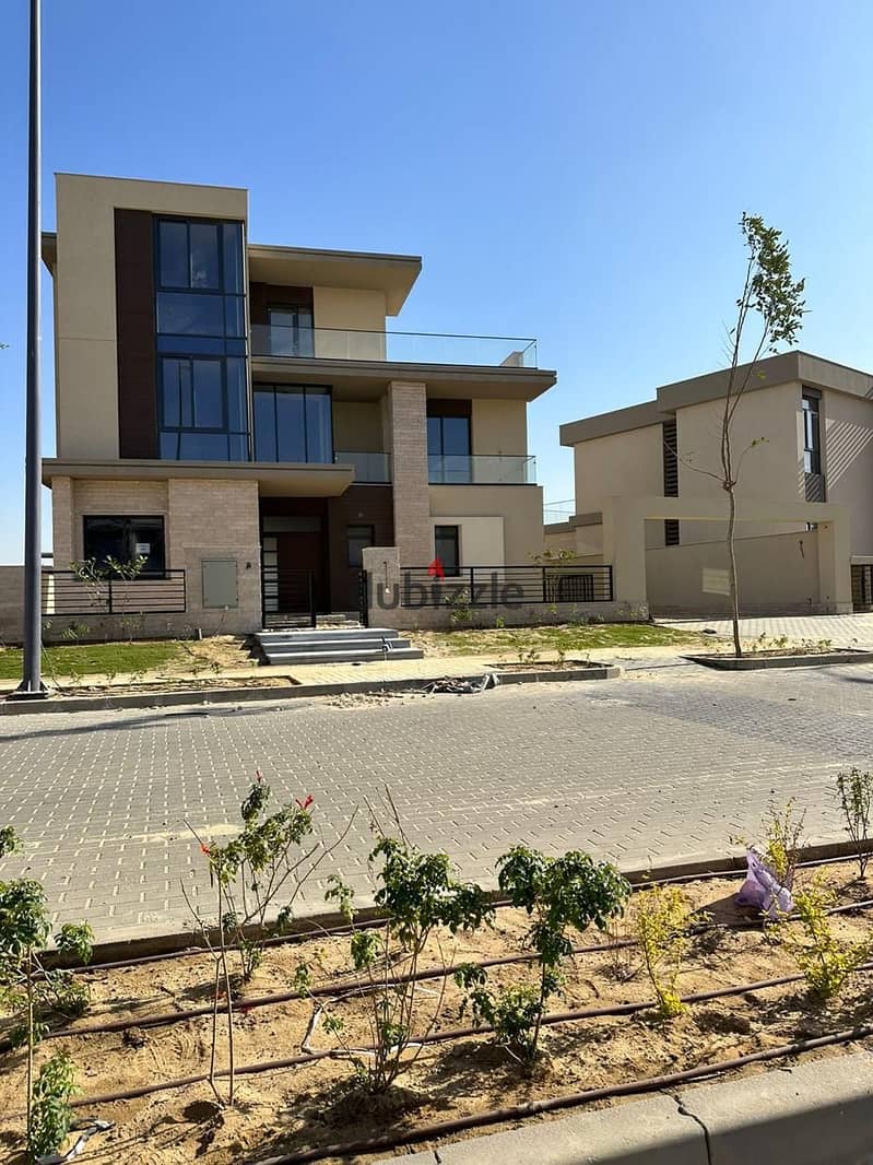 Independent villa for sale, immediate delivery, with landscape view, in The Estates by SODIC, with installments 0