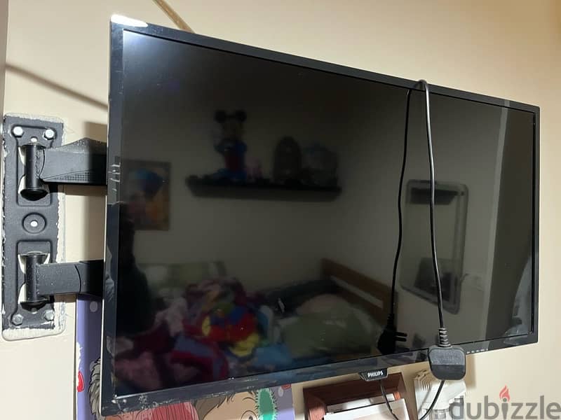 TV LED Philips 32 inch like new شاشه ٣٢ بوصه فيلبس 2