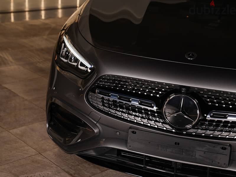 Mercedes-Benz GLA 180 AMG 2024 3