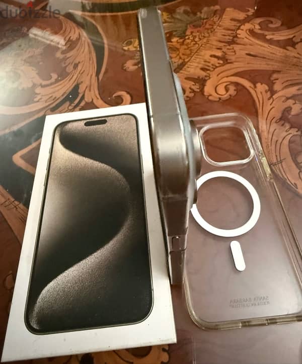 iPhone 15 pro max natural titanium 256GB in Excellent condition 7