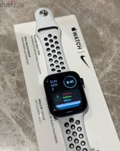 Apple Watch 6 - Navy - 44mm + 2 original bands