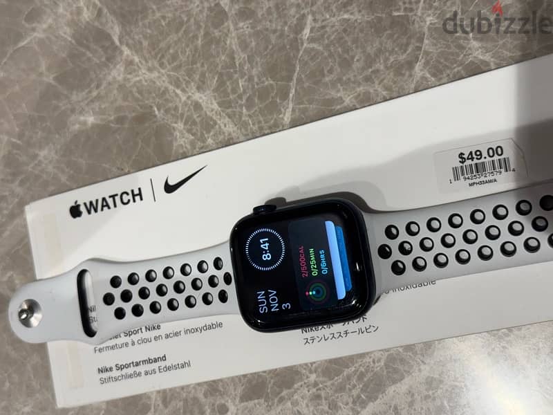 Apple Watch 6 - Navy - 44mm + 2 original bands 2