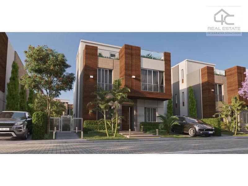 For sale town house middle 225 m prime location at the lowest price in Azzar 2 compound 9