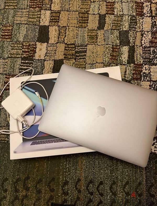 MacBook Pro 16-inch 0