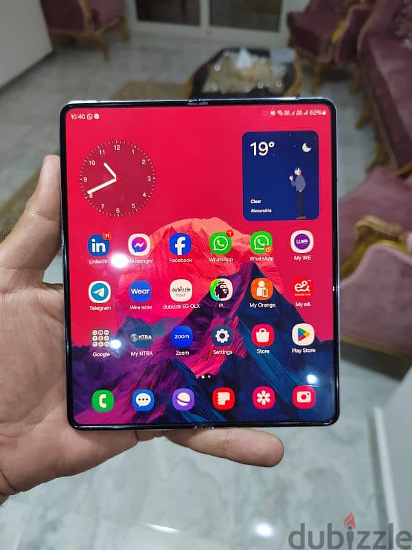 Samsung z fold 5 as new لسه بالضمان سنه 2