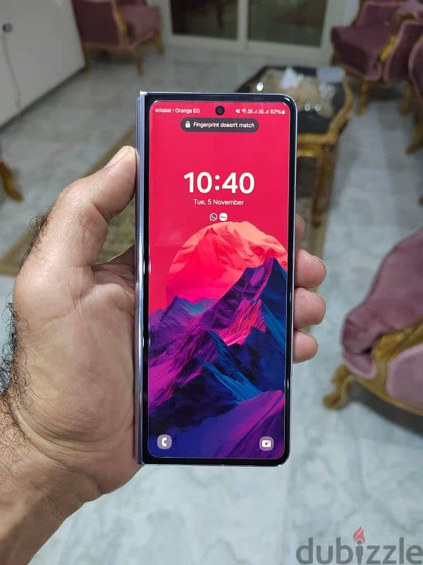 Samsung z fold 5 as new لسه بالضمان سنه 8