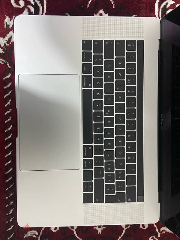 MacBook Pro 2018 Core I9 15 inches 1 Tb 6