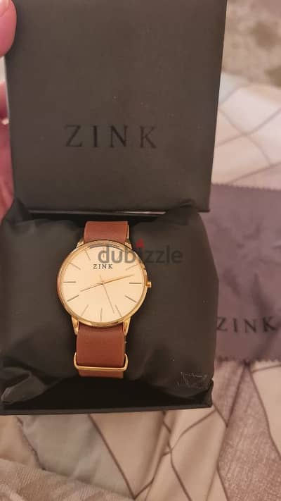 Women watch Zink