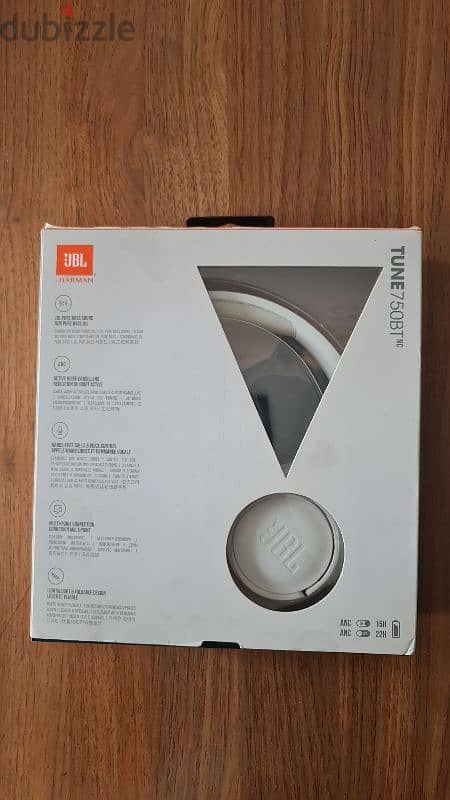 JBL TUNE 750BTNC 4