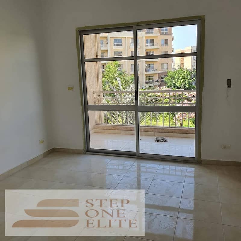 For sale apartment + private garden 168 m with double view in New Cairo 4