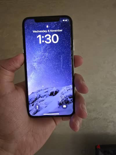 iPhone X (حالة ممتازة)