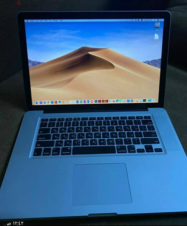 apple mac book pro 15.6 inche core i7 1