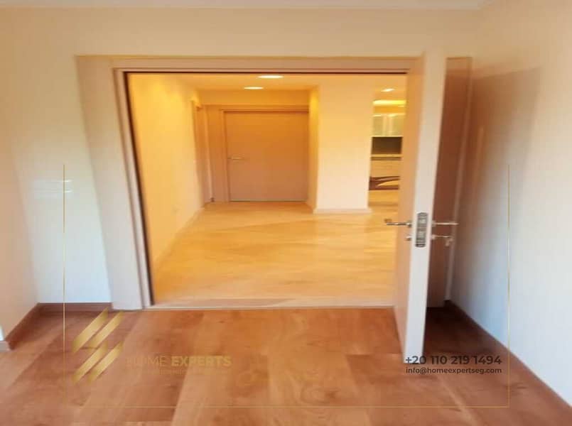 Apartment with garden for rent in Galleria Moon Valley 12