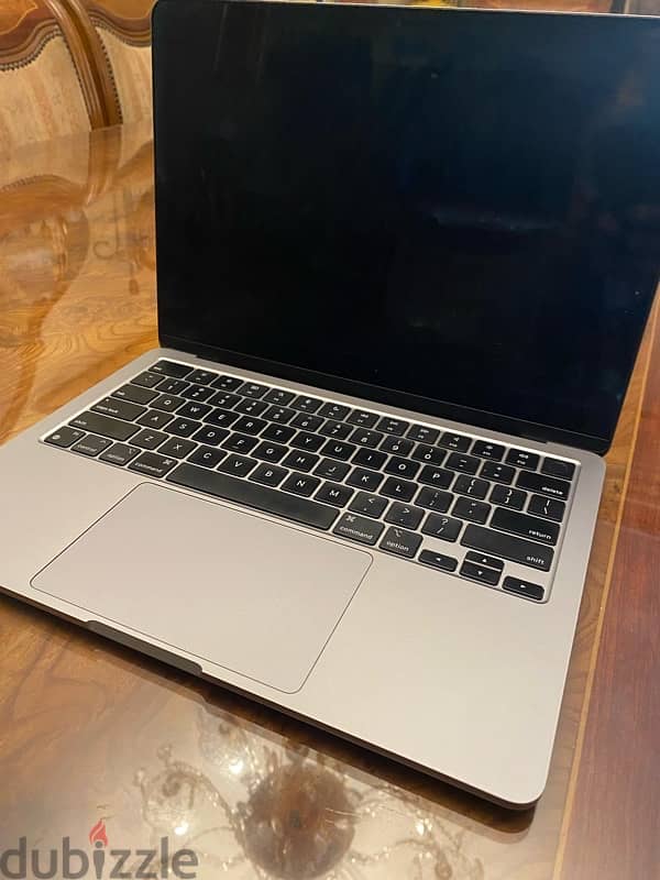 Macbook air 13.3inch m2 2022 7