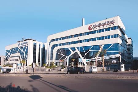 عيادة ٧٦ متر  للبيع ميديكال بارك وان MEDICAL PARK ONE المحكمة