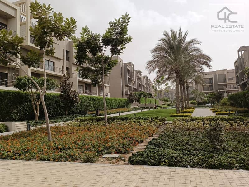 A fully finished apartment 3 bedrooms Wide street view for sale in Fifth Square Under price market 1