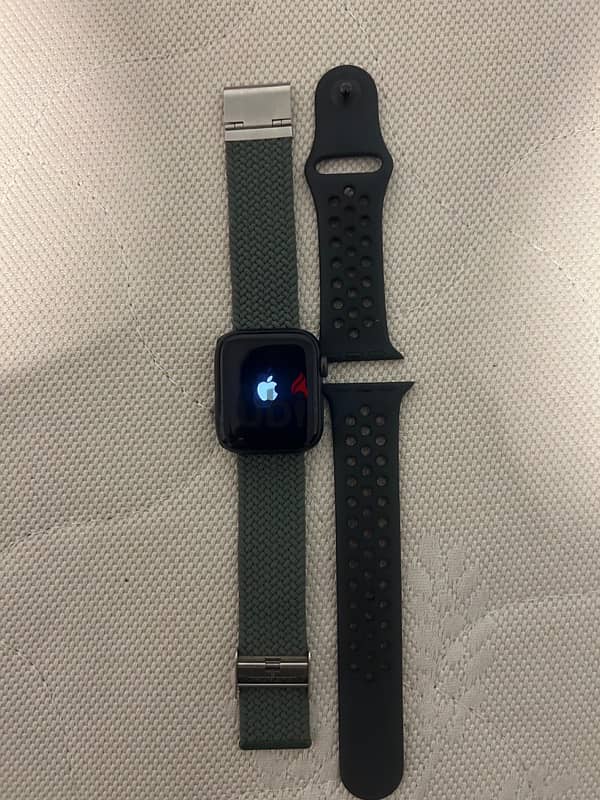 Apple Watch SE Nike 1