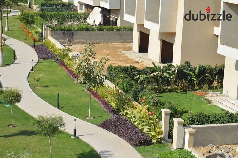 Live in Sheikh Zayed, your unit is 215 m + 250 m garden, immediate delivery next to Jidar 8