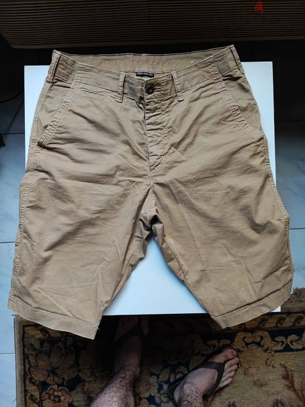 American Eagle khaki shorts 32 1