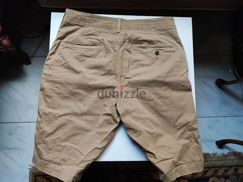 American Eagle khaki shorts 32 2