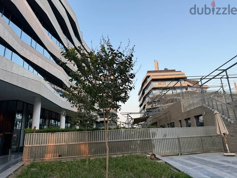 officefor rent at polygon sodic semi finished مكتب للإيجار 2