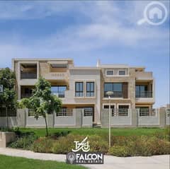 With a 42% discount, a duplex with a garden, 208 square meters, 4 rooms, for sale with a fantastic view in Taj City, Fifth Settlement, in installments 0