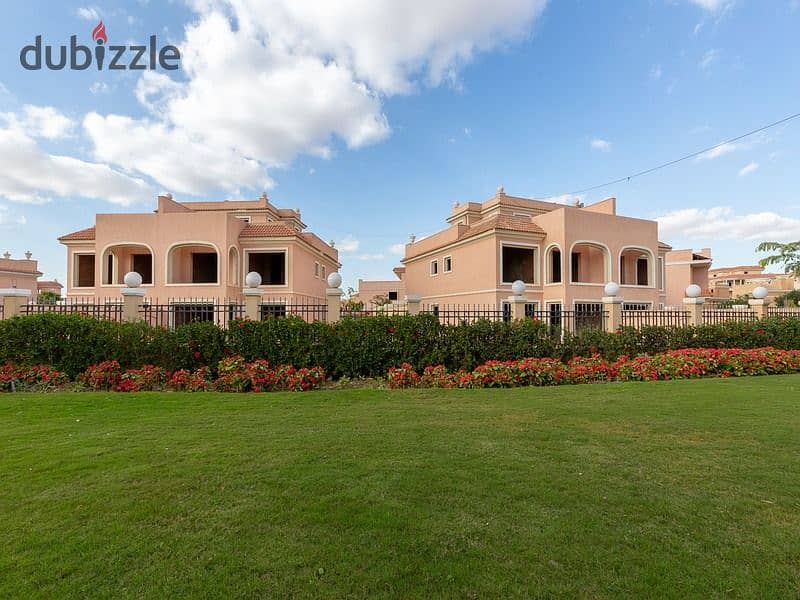 Penthouse for immediate delivery, a rare find with 300m² and a 75m² private roof, located in Cleopatra Square Compound, next to New Giza and Palm Hill 6