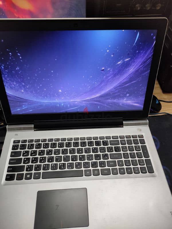 Lenovo IdeaPad 700 1