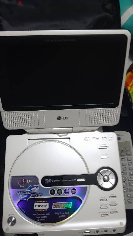 LG portable DVD/CD player 1