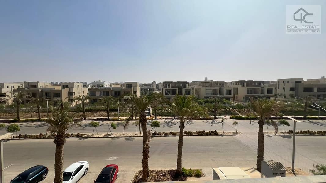 Apartment 164m for sale corner 3 rooms view villas installments over 7 years - 30k pounds Ready to move in Palm Hills New Cairo 2