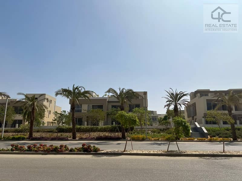 Apartment 164m for sale corner 3 rooms view villas installments over 7 years - 30k pounds Ready to move in Palm Hills New Cairo 3