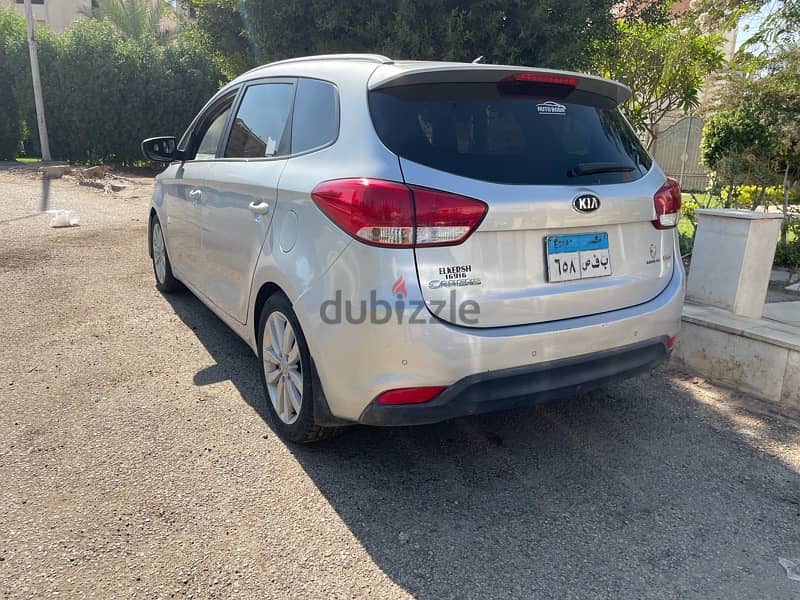 Kia Carens 2015 4