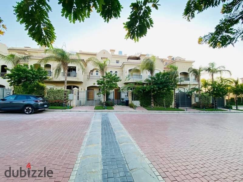 Villa for immediate payment in installments over 5 years in Al Shorouk 1