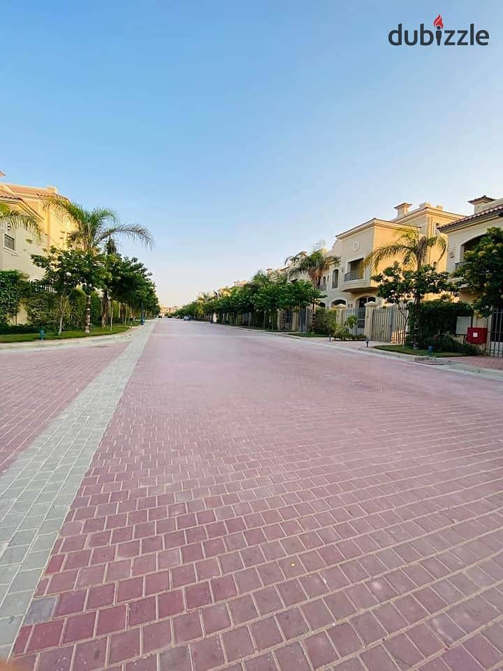 Villa for immediate payment in installments over 5 years in Al Shorouk 8