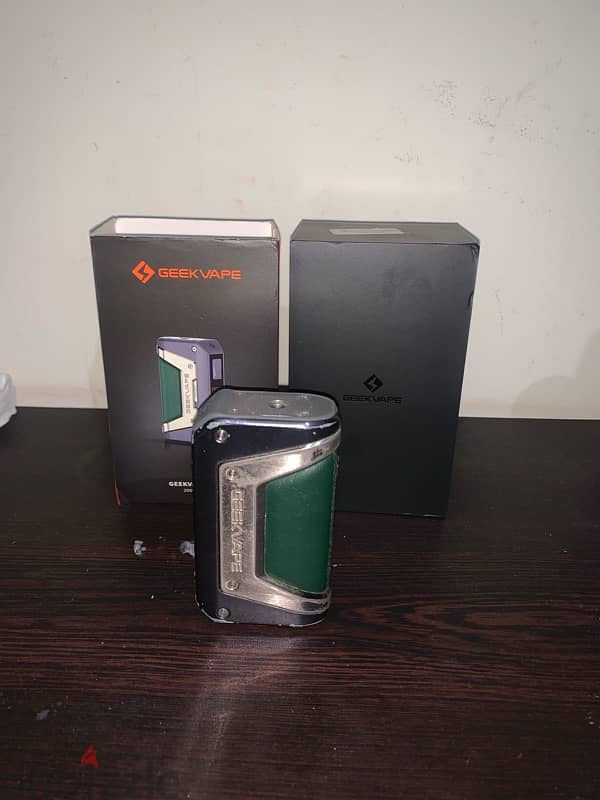 جهاز geek vape L200 معاها بطاريتين new bosch وتانك ريبلد gear V2 0