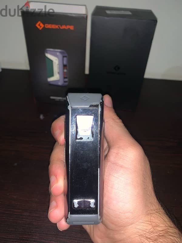 جهاز geek vape L200 معاها بطاريتين new bosch وتانك ريبلد gear V2 1