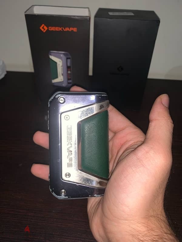 جهاز geek vape L200 معاها بطاريتين new bosch وتانك ريبلد gear V2 2