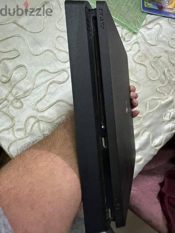 ps4 slim 1