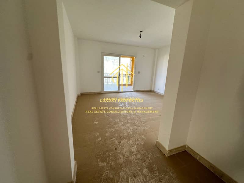 Apartment 200 m for sale in cash at Madinaty B1, open view, main street, north-east direction, uniqe , exclusive 9