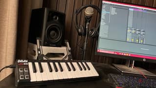 akai LPK 25 Midi keyboard 0