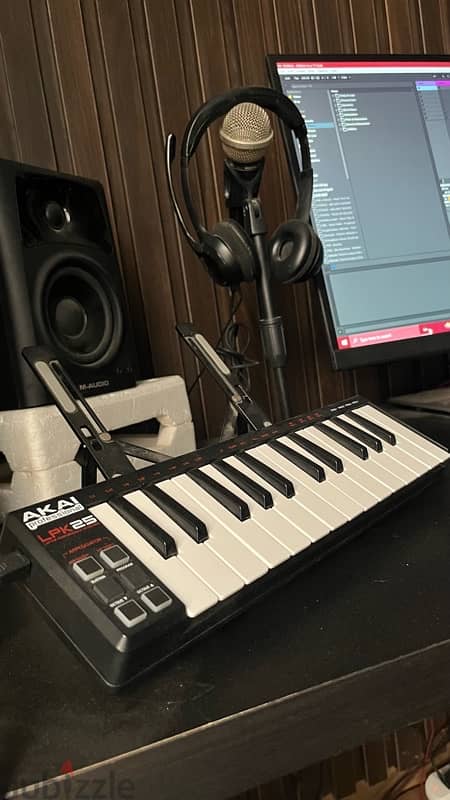 akai LPK 25 Midi keyboard 2