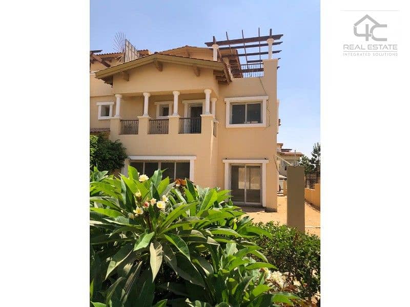 Twin house 274m For sale with installments in hyde park Fifth Settlement , a special price and very Prime location 2